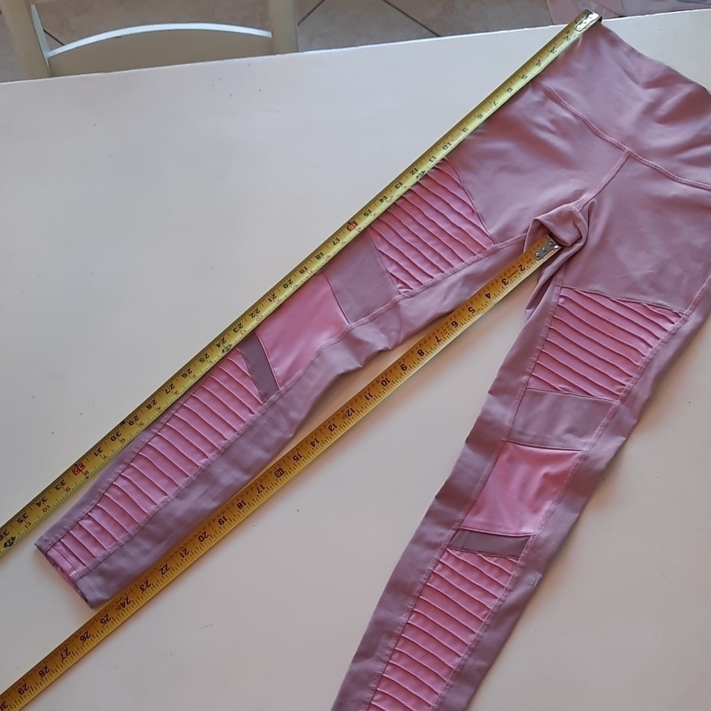 Alo Yoga High Waist Moto Leggings Pink Lavender Ribbed Mesh Panel Pants XS - Picture 14 of 15